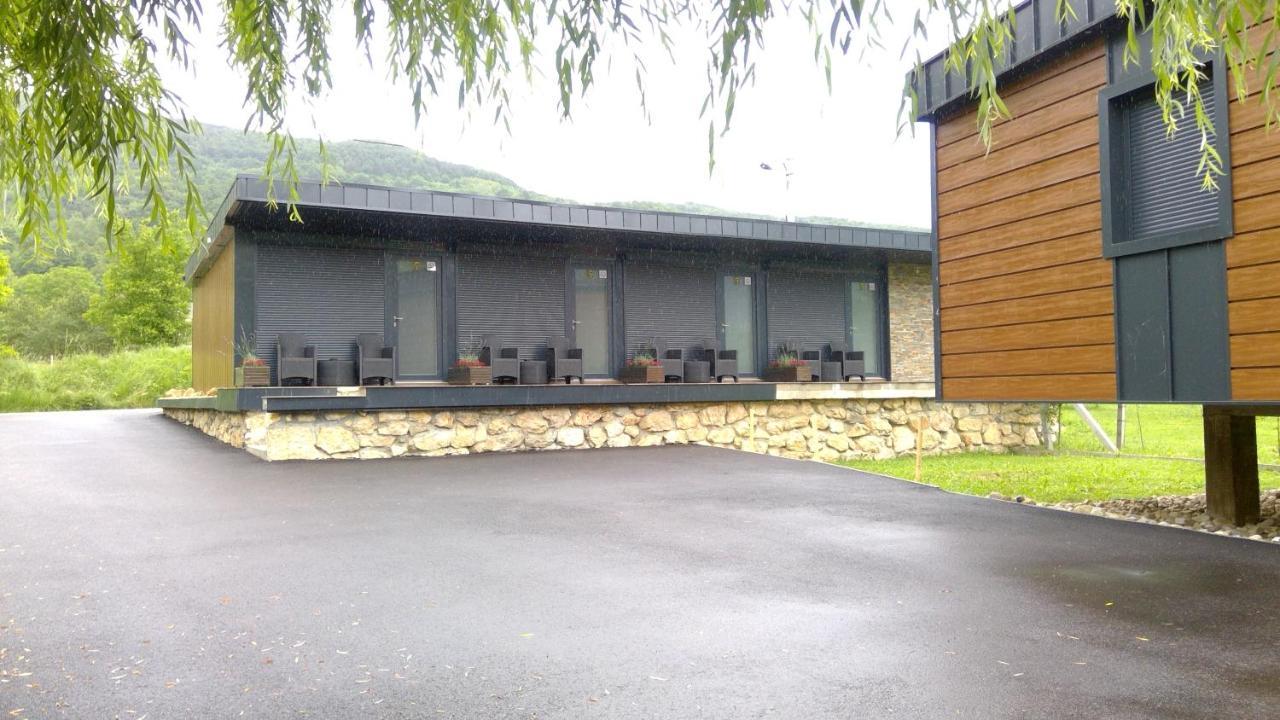 Bungalovi Kljuc Exteriör bild