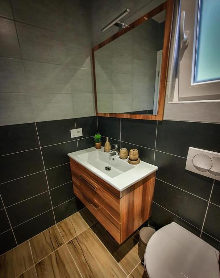 Bungalovi Kljuc Exteriör bild